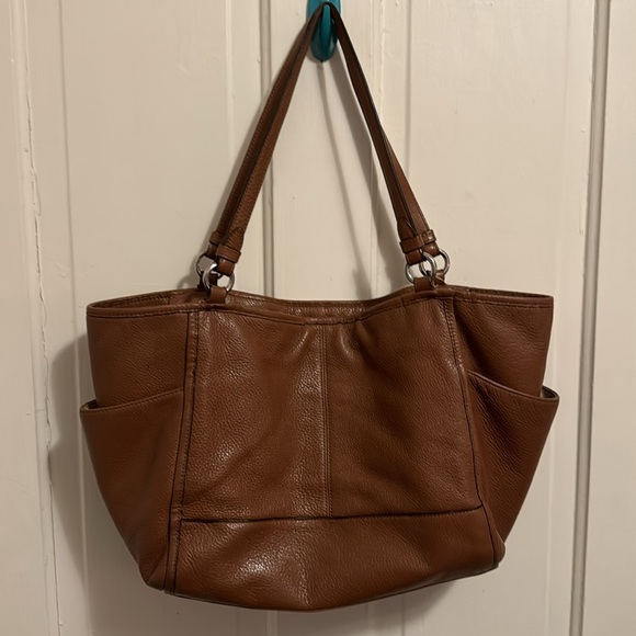 Coach Outlet Park Leather Carrie Tote - Picture 5 of 9